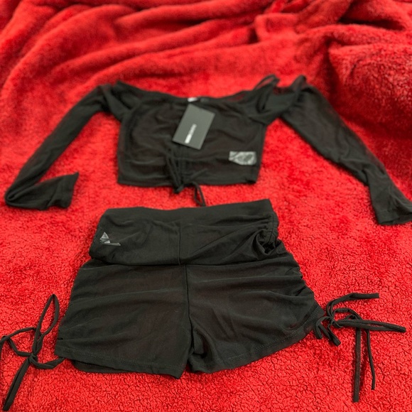 Mesh cover up - Picture 2 of 3